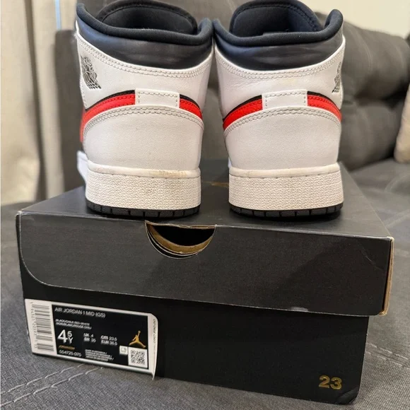 Air Jordan 1 Mid Black Chile Red GS 4.5Y – Good Condition – Box Included - Picture 4 of 6